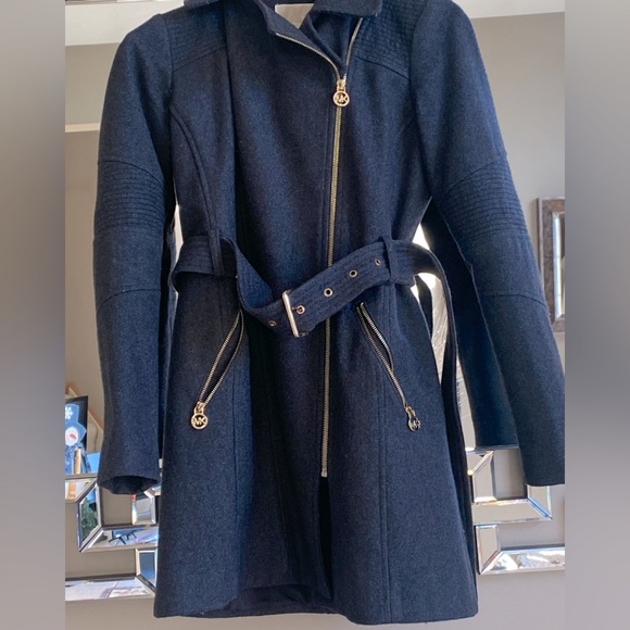 MICHAEL Michael Kors Jackets & Blazers - MICHAELS KORS GORGEOUS COAT THAT HAS A DEFINED TAILORED LOOK.Size XS🧥🧥🧥🧥🧥